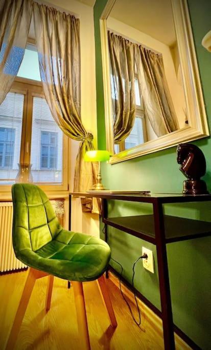 Elegant Apartment In Košice Eksteriør billede