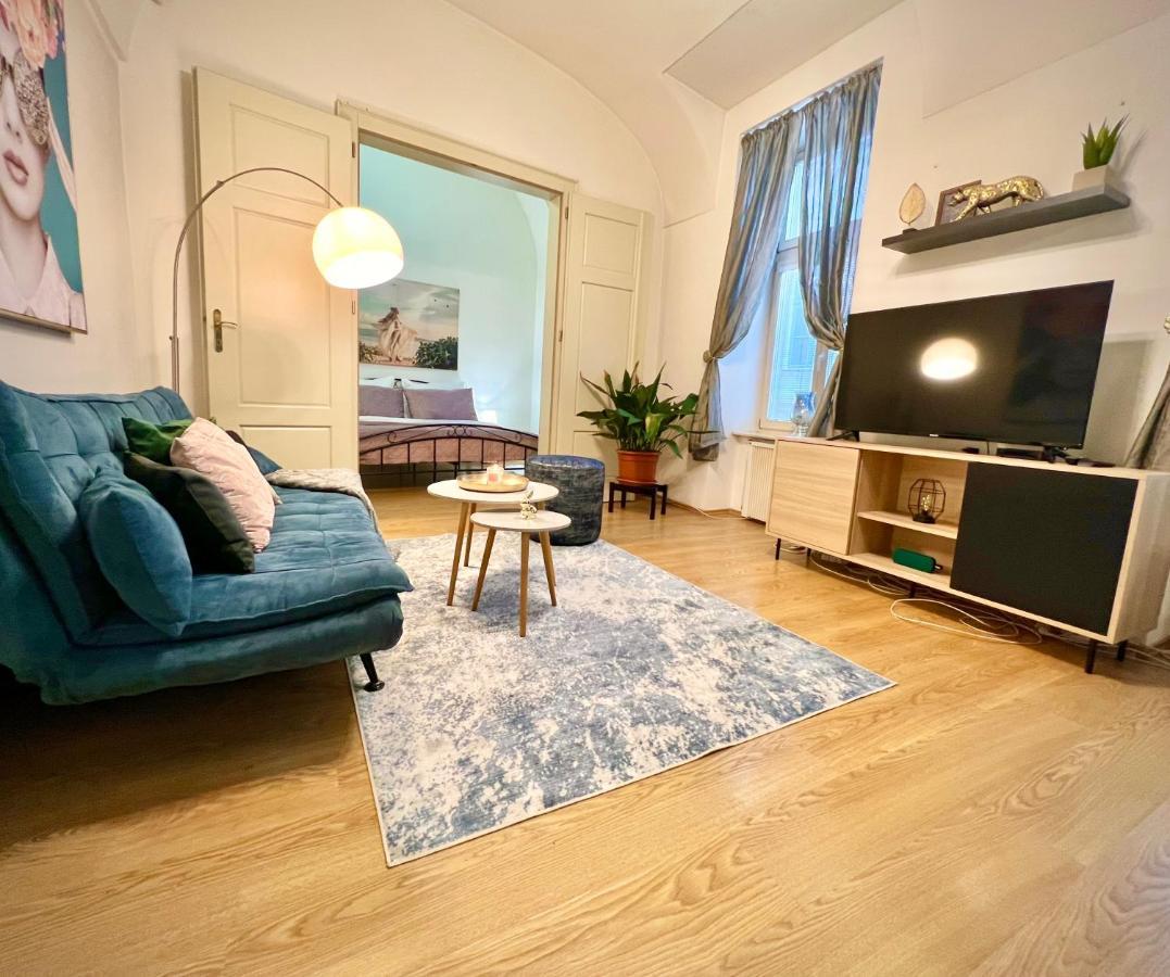 Elegant Apartment In Košice Eksteriør billede